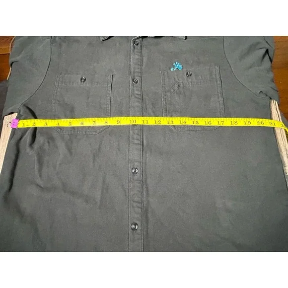 Santa Cruz Skateboard Longsleeve Button Up Shirt Screaming Hand‎ Utility Black - Picture 12 of 16